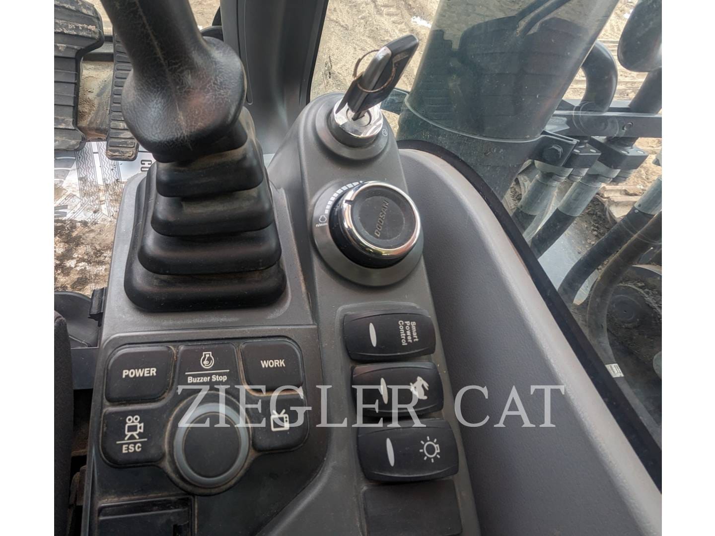 2017  Doosan DX300LC-5 Equipment Image0