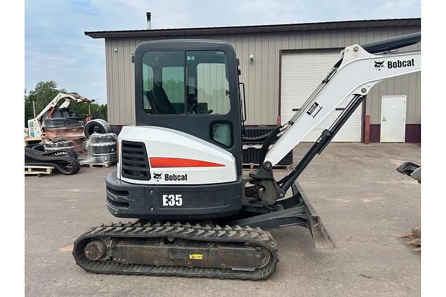 Image of Bobcat E35 equipment image 3