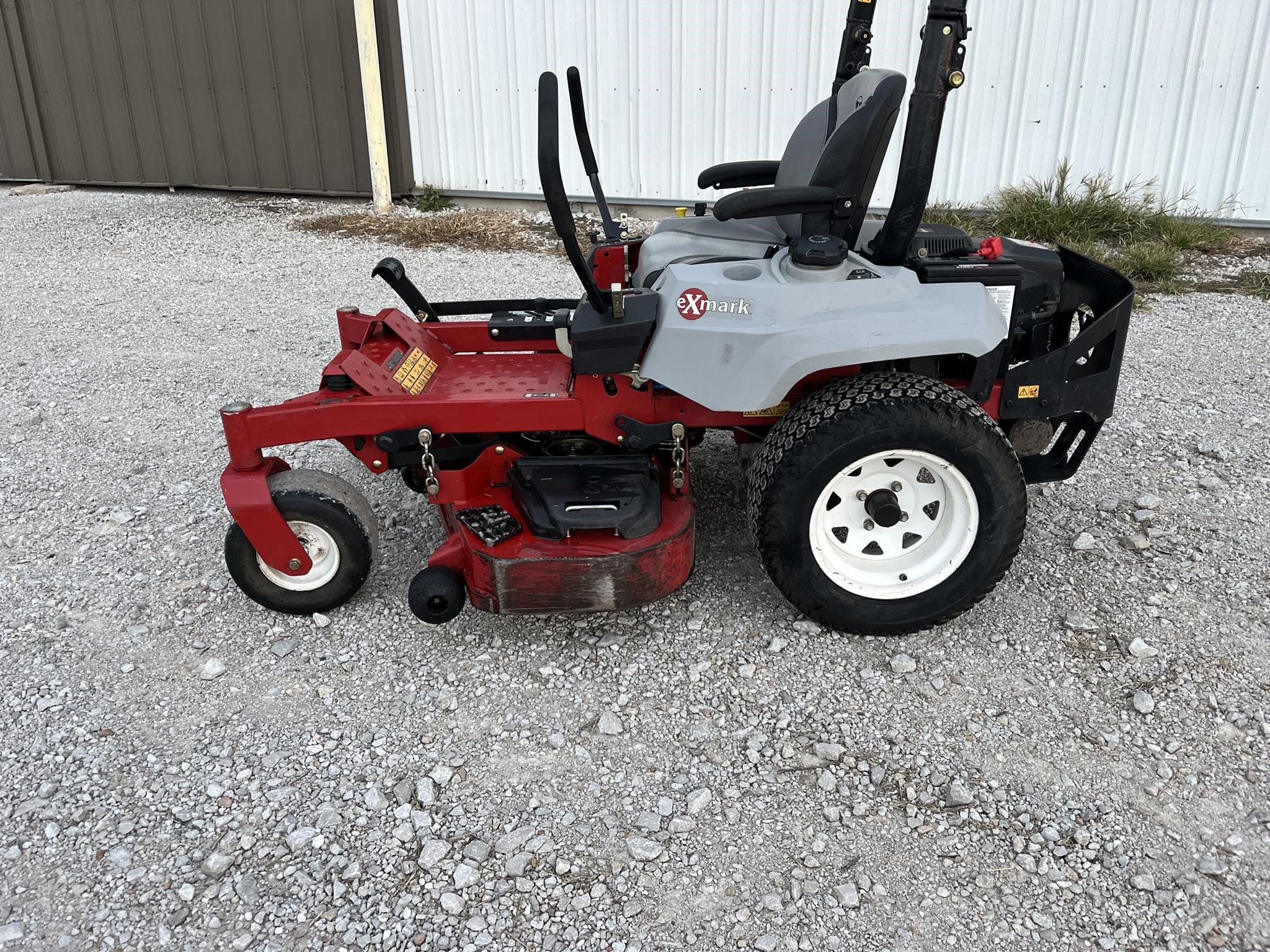 2017 Exmark Radius Equipment Image0