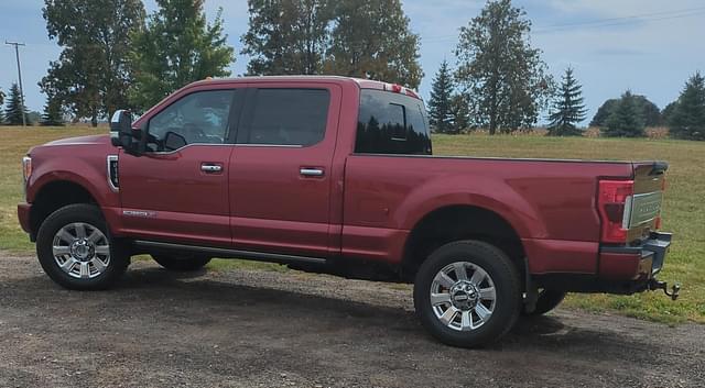 Image of Ford F-350 equipment image 4