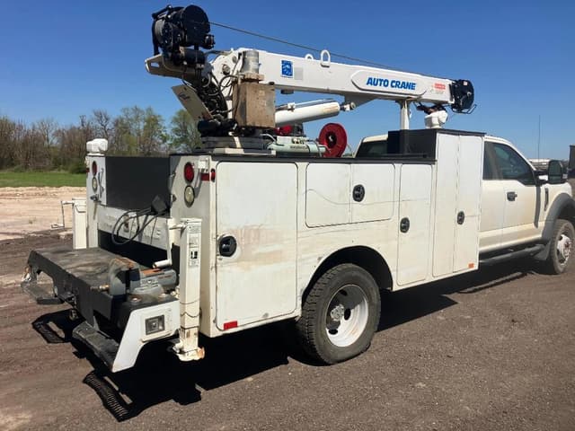 Image of Ford F-450 equipment image 4