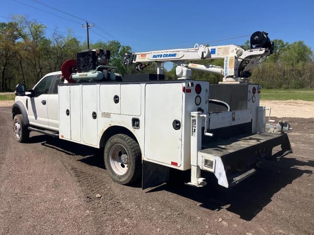 Image of Ford F-450 equipment image 2