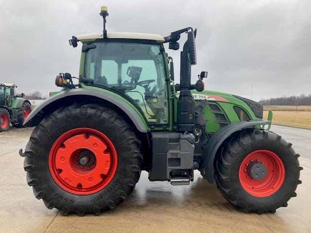 2017 Fendt 714 Vario Equipment Image0