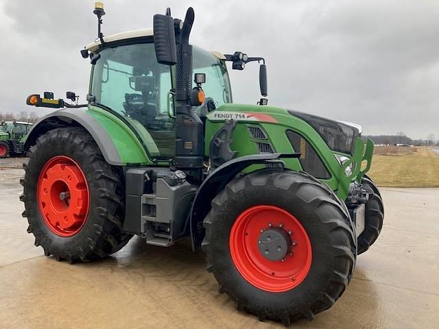 Image of Fendt 714 Vario equipment image 2