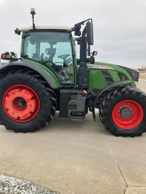 2017 Fendt 718 Vario Equipment Image0