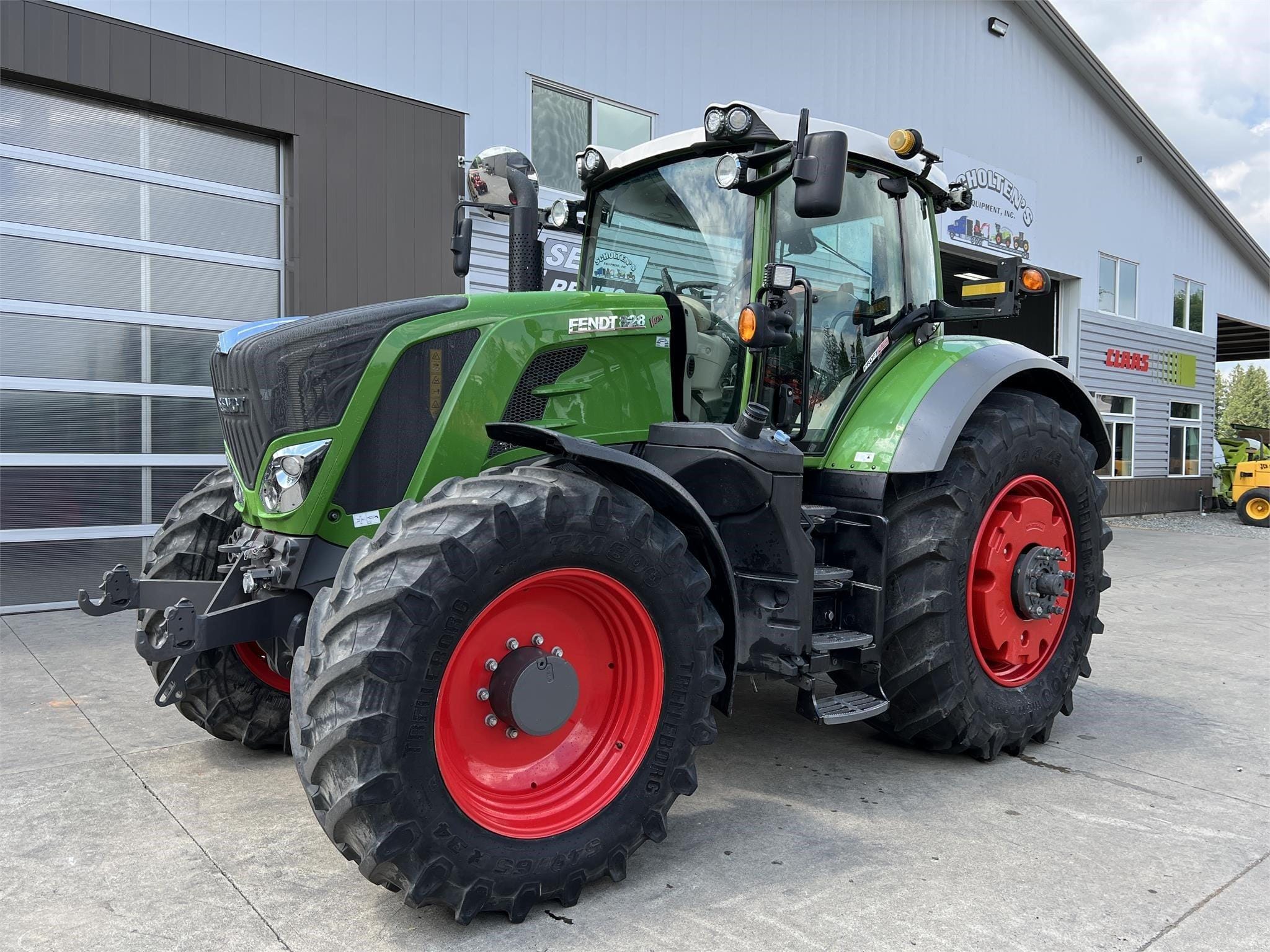 2017 Fendt 828 Vario Equipment Image0