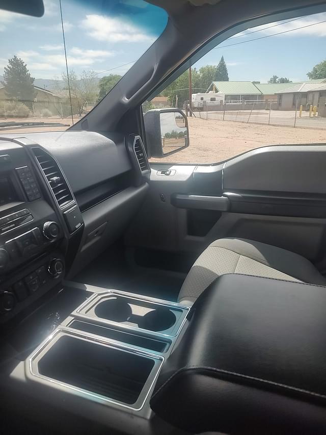 Image of Ford F-150 equipment image 4