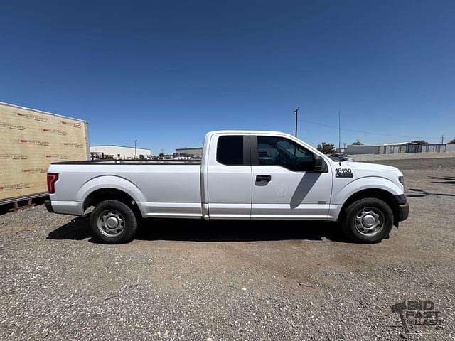 Image of Ford F-150 equipment image 3