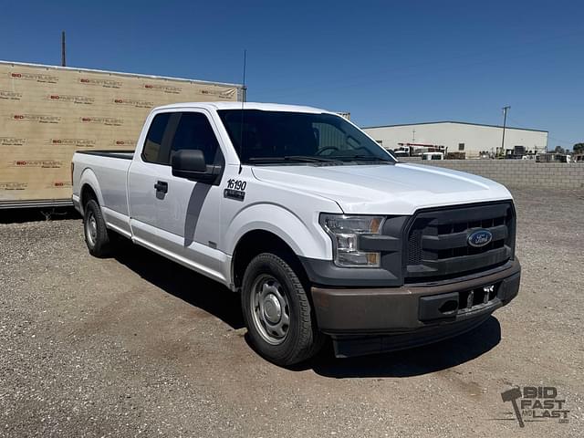 Image of Ford F-150 equipment image 2