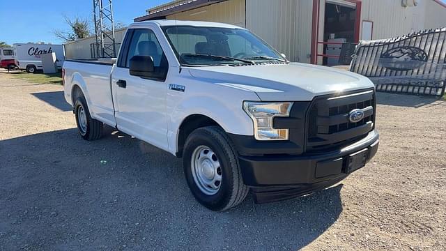 Image of Ford F-150 equipment image 1