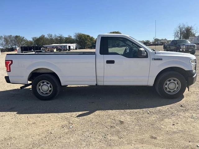 Image of Ford F-150 equipment image 3