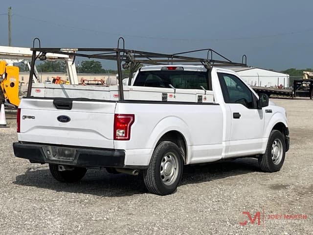 Image of Ford F-150 equipment image 1