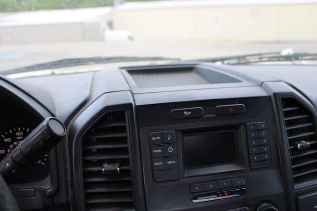 Image of Ford F-150 equipment image 1