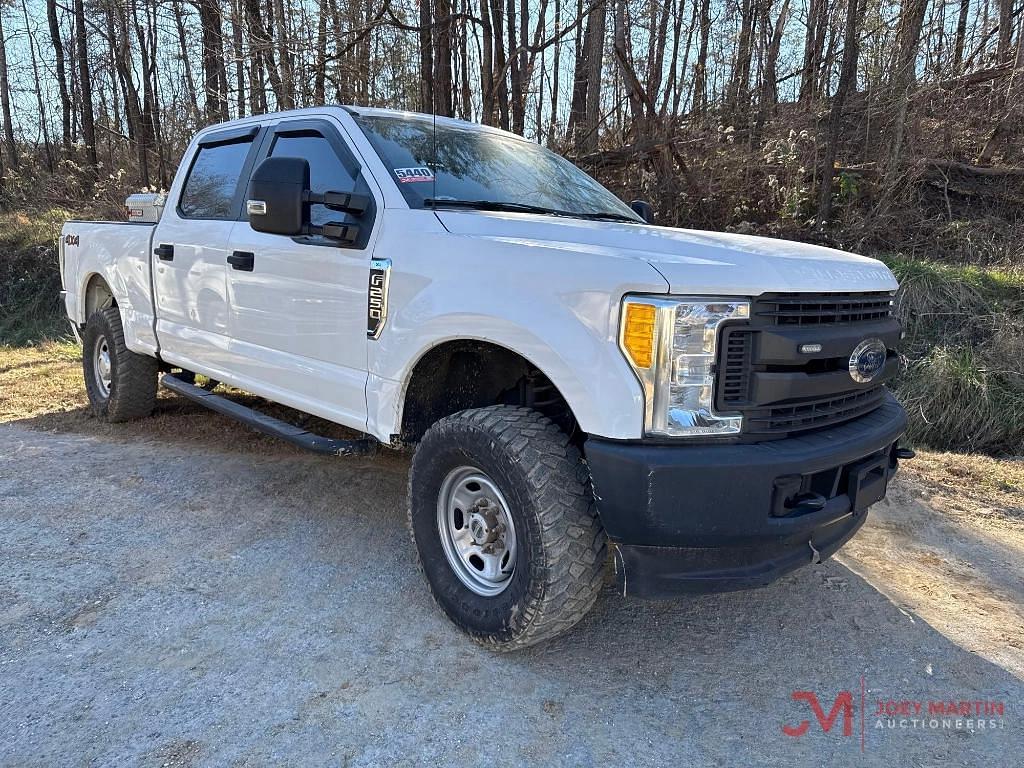 Image of Ford F-250 Primary image