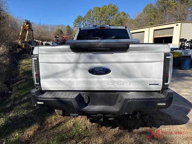 Image of Ford F-250 equipment image 4