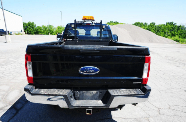 Image of Ford F-250 equipment image 3