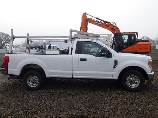 Image of Ford F-250 equipment image 3