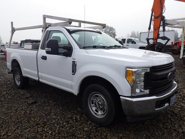 Image of Ford F-250 equipment image 2