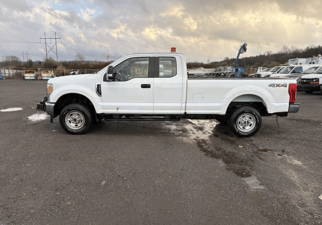 Image of Ford F-250 equipment image 1