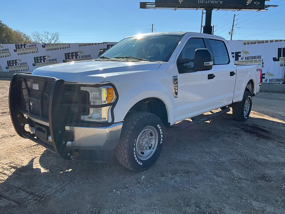 Image of Ford F-250 Primary image