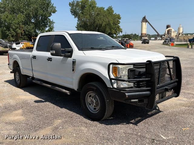 Image of Ford F-250 equipment image 2