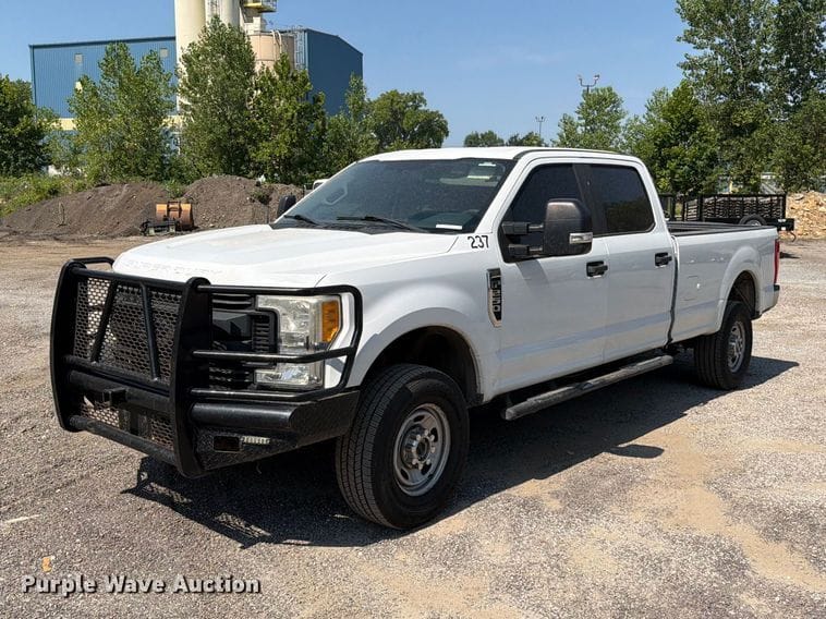 2017 Ford F-250 Equipment Image0