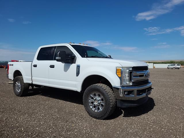 Image of Ford F-250 equipment image 1