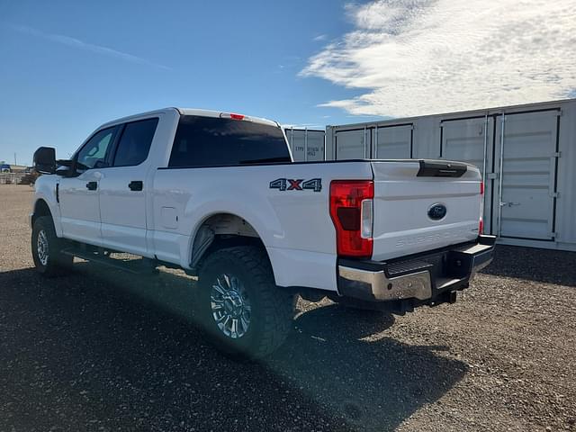 Image of Ford F-250 equipment image 3