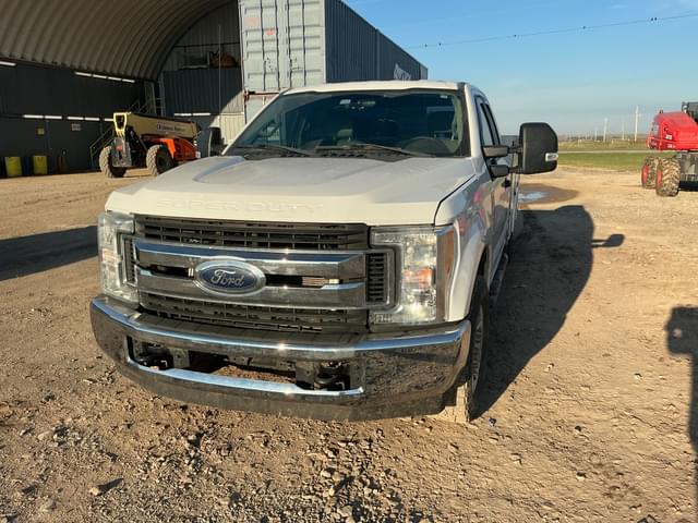 Image of Ford F-250 equipment image 2