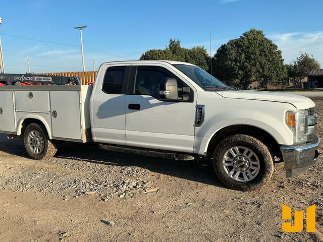 Image of Ford F-250 equipment image 4