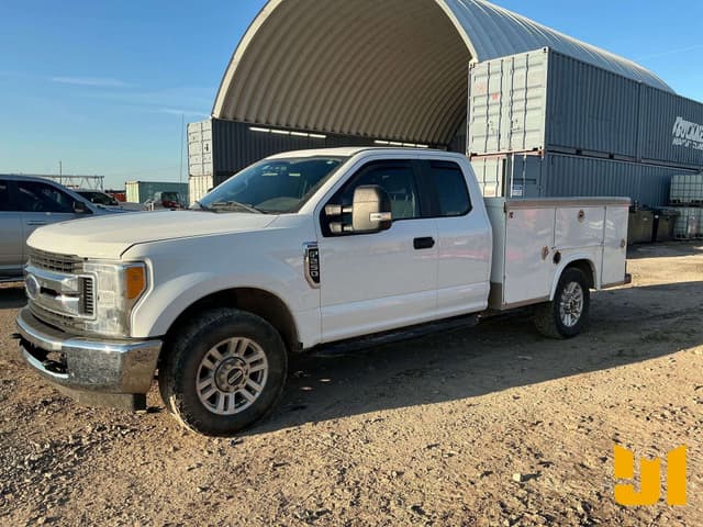 Image of Ford F-250 equipment image 1