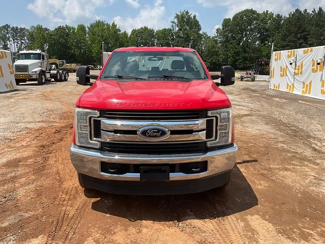 Image of Ford F-250 equipment image 1