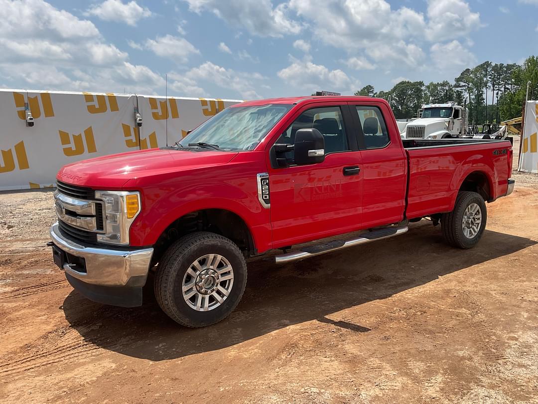 Image of Ford F-250 Primary image