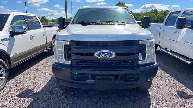 Image of Ford F-250 equipment image 1