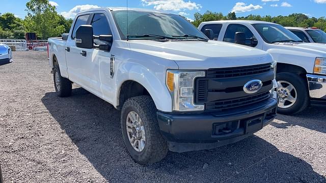 Image of Ford F-250 equipment image 2