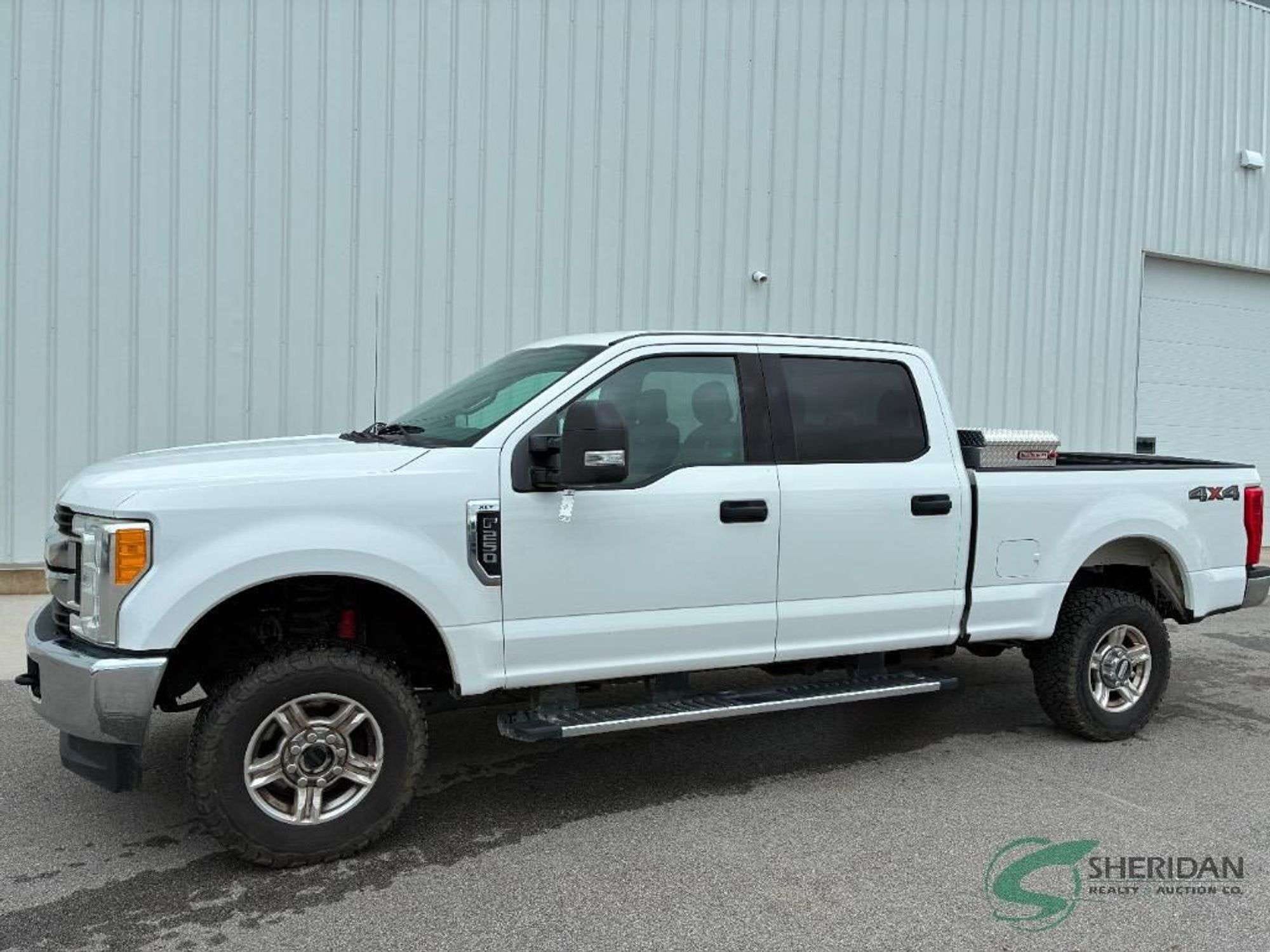 2017 Ford F-250 Equipment Image0