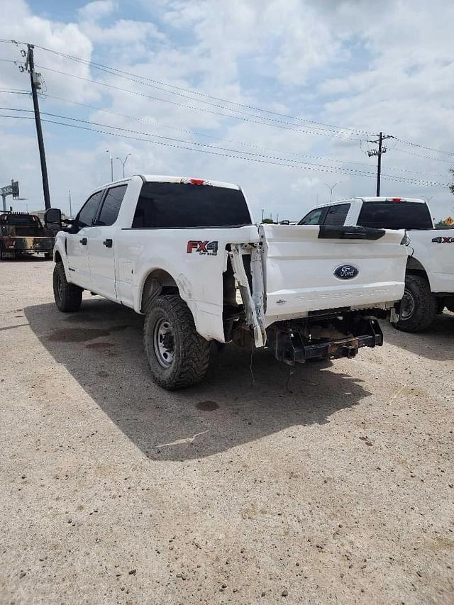 Image of Ford F-250 equipment image 4