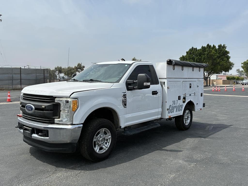 Image of Ford F-250 Primary image