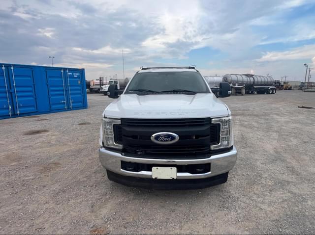 Image of Ford F-250 equipment image 4