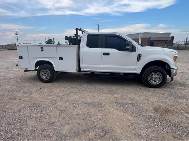 Image of Ford F-250 equipment image 2