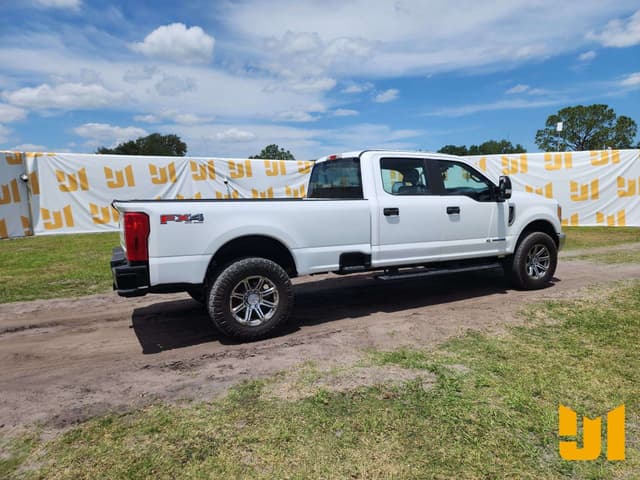 Image of Ford F-250 equipment image 4