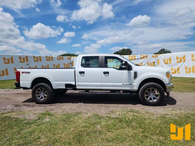 Image of Ford F-250 equipment image 3