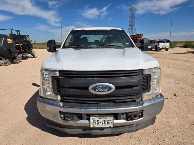 Image of Ford F-250 equipment image 4