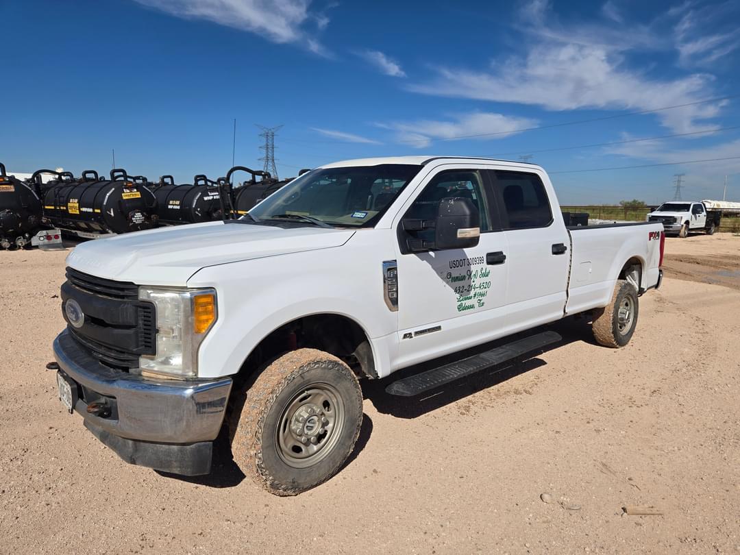 Image of Ford F-250 Primary image