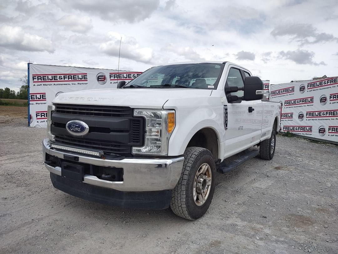 Image of Ford F-250 Primary image