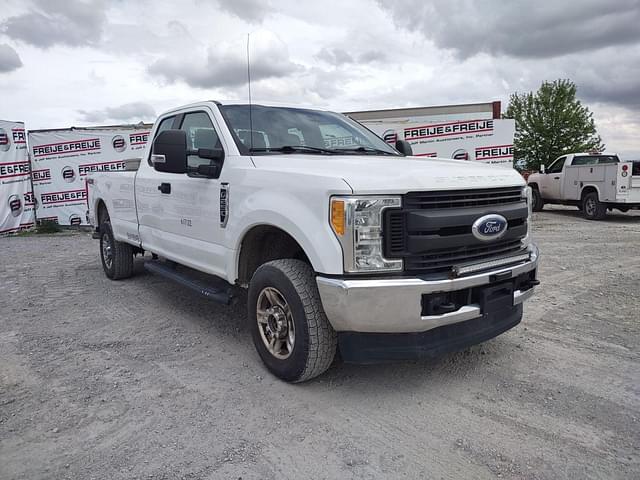 Image of Ford F-250 equipment image 2