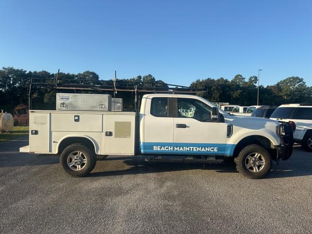 Image of Ford F-250 equipment image 3