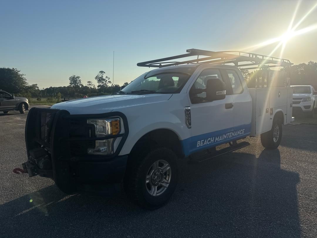 Image of Ford F-250 Primary image
