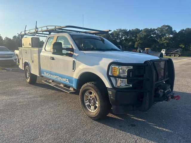 Image of Ford F-250 equipment image 2