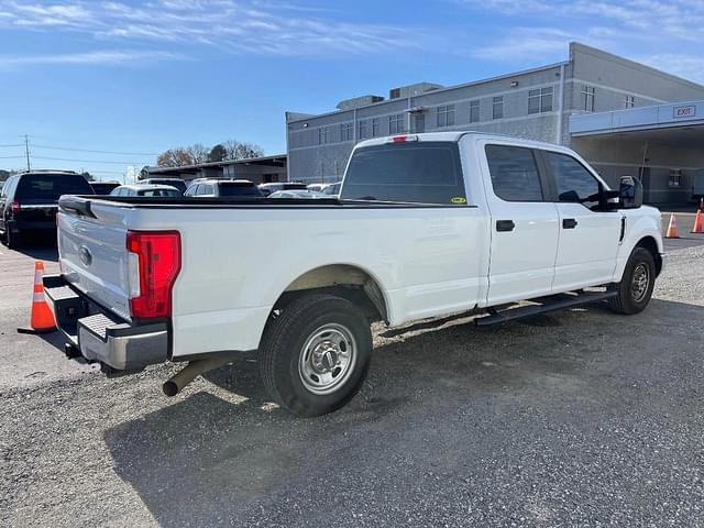 Image of Ford F-250 equipment image 2